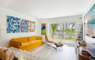 2-bedroom apartments in condo 106 m² in Miami for $345,000