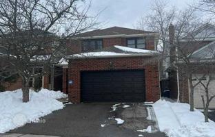 8-bedroom house in Scarborough for C$1,296,000
