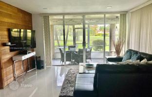 3-bedroom apartments in condo 136 m² in Tamarac for $335,000