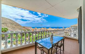 Bright three-bedroom flat with sea views in Los Cristianos, Tenerife, Spain for 430,000 €