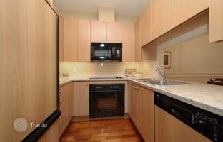 6-bedroom apartment in Saint Clair Avenue West for C$1,105,000