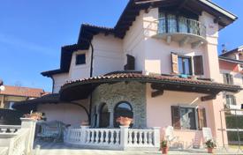 High-quality villa with a garden and a garage at 600 meters from the lake, Lago Maggiore, Italy for 3,000,000 €