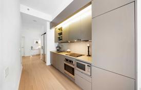 Apartment – Peter Street, Old Toronto, Toronto,  Ontario,   Canada for C$836,000