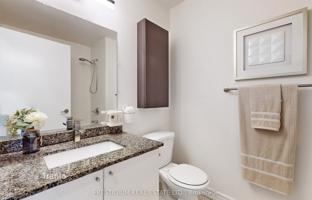 3-bedroom apartment in Harbour Street for C$1,342,000