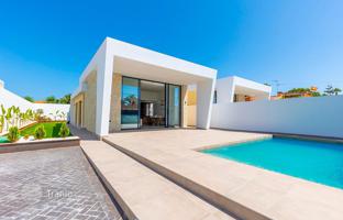 3-bedroom villa 120 m² in Torrevieja for 725,000 €