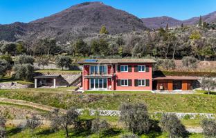 Bright villa with breathtaking views of Lake Garda in Toscolano Maderno, Italy for 1,600,000 €