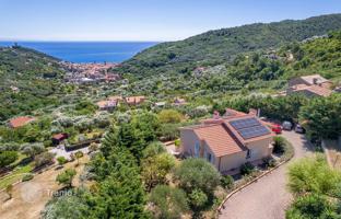 5-bedroom villa in Savona for 845,000 €