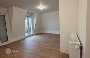 Modern bright studio apartment in Villiers-sur-Marne, Ile-de-France, France for 250,000 €