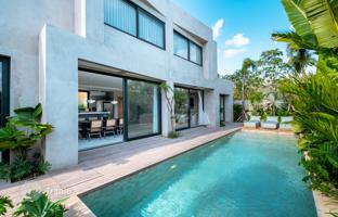 4-bedroom villa 190 m² in Balangan beach for $460,000
