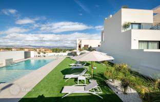 2-bedroom townhouse 142 m² in Cox for 233,000 €