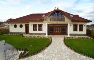 Villa in Bordeaux. Price on request