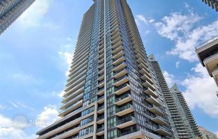 5-bedroom apartment in Lake Shore Boulevard West for C$881,000