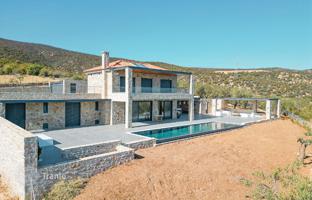 Stylish villa with a pool and panoramic sea views in Nafplio, Peloponnese, Greece for 625,000 €