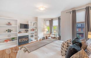 10-bedroom townhouse in Wellesley Street East for C$2,305,000
