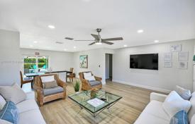 Townhome – Hollywood, Florida, USA for $769,000