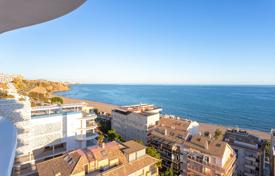 Modern penthouse 25 meters from the sea, Marbella for 739,000 €