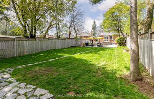 5-bedroom house in Etobicoke for C$1,694,000