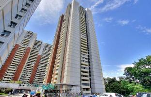 9-bedroom apartment in East York for C$844,000