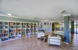 Condo – Boca Raton, Florida, USA for $299,000