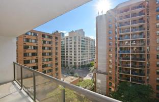5-bedroom apartment in Jarvis Street for C$729,000