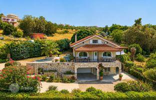 Three-level villa with a large plot and beautiful sea views in the Peloponnese, Greece for 680,000 €