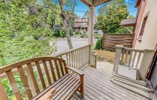 8-bedroom townhouse in Old Toronto for C$1,596,000