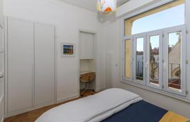 2 bedroom apartment — Renovated — Walking distance to beach — City center. Price on request