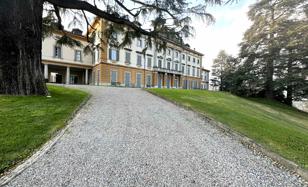 4-bedroom apartment 200 m² in Lake Como for 1,500,000 €