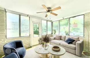 3-bedroom house 176 m² in Miami Beach for $1,685,000