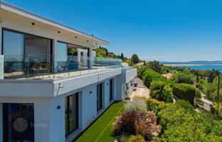 4-bedroom villa in Carqueiranne for 1,899,000 €