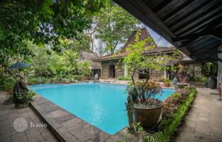 7-bedroom villa 1,000 m² in Seminyak for $3,000,000