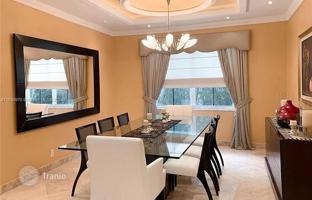6-bedroom house 497 m² in Weston for $1,900,000
