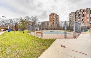 7-bedroom apartment in Etobicoke for C$895,000