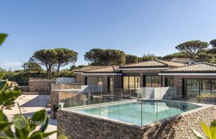 New residential complex of luxury villas near the beach in Gassin, Cote d'Azur, France for From 3,050,000 €