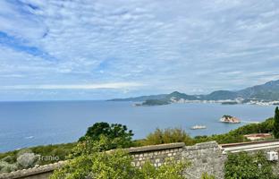 5-bedroom cottage 150 m² in Budva city for 330,000 €