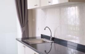 2 bed Condo in Le Rich @ Aree station Phayathai District for $182,000