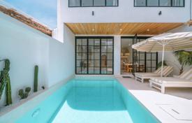 Stylish and Modern Two-Bedroom Villa in Berawa, A Profitable Investment for 242,000 €