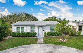 Townhome – Hollywood, Florida, USA for $499,000