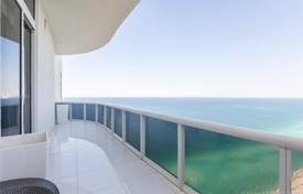 Spacious apartment with ocean views in a residence on the first line of the beach, Sunny Isles Beach, Florida, USA for $1,350,000