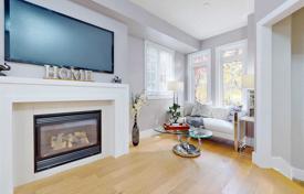 Terraced house – Etobicoke, Toronto, Ontario,  Canada for C$1,627,000