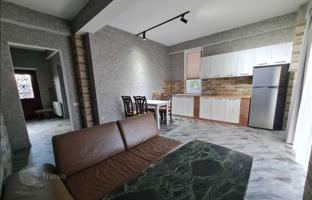 7-bedroom house 400 m² in Saguramo for $350,000