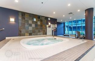 5-bedroom apartment in Fort York Boulevard for C$928,000