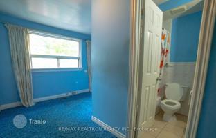 8-bedroom townhouse in Manning Avenue for C$1,480,000
