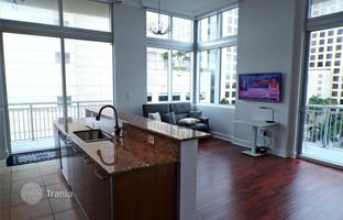 2-bedroom apartments in condo 93 m² in Miami for $435,000