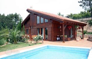 Quality two-storey villa with a swimming pool near beaches and the center of Lloret de Mar, Spain for 364,000 €
