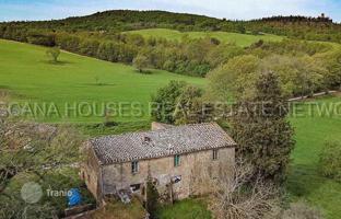Land plot 950 m² in Trequanda for 1,630,000 €