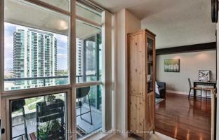 5-bedroom apartment in Etobicoke for C$850,000