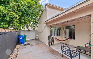 3-bedroom house 146 m² in Hialeah for $505,000