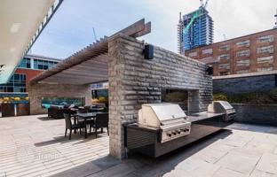 3-bedroom apartment in Charles Street East for C$1,203,000