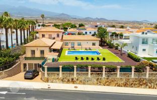 8-bedroom villa 530 m² in Golf del Sur for 1,800,000 €